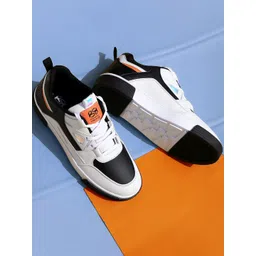 bacca bucci Men Happy Colourblocked Comfort Insole Basics Sneakers