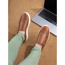 DressBerry Tan Brown Women Round Toe Lightweight Slip-On Sneakers