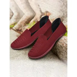 Ajanta Women Textured Lightweight Slip-On Sneakers