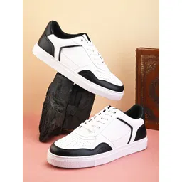 HRX by Hrithik Roshan Men White Colourblocked Round Toe Lightweight Sneakers