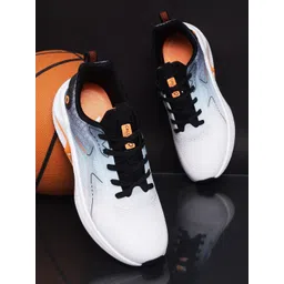 Calcetto Men Textured Sneakers