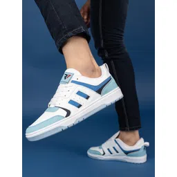 RUN SEVEN Men Colourblocked Lightweight Sneakers