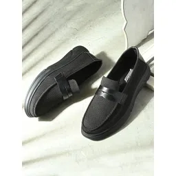 Roadster Men Suede Sneakers