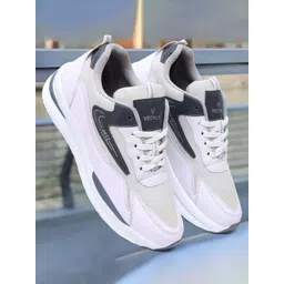 Vechlo Men Colourblocked Sneakers