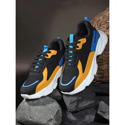 The Roadster Lifestyle Co Men Colorblocked Lace Up Sneakers