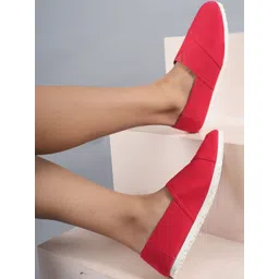 glitchez Men Round Toe Slip-On Sneakers