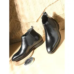 House of Pataudi Men Lightweight Soft Cushioned Footbed Chelsea Boots