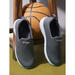 Action EVA Flotter Men Textured Contrast Sole Slip-On Sneakers