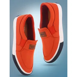 Sparx Men Textured Comfort Insole Contrast Sole Canvas Slip-On Sneakers