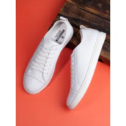 The Roadster Lifestyle Co. Men Lace-Up Round Toe Sneakers