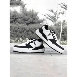 Red Tape Men Memory Foam Insole Sneakers