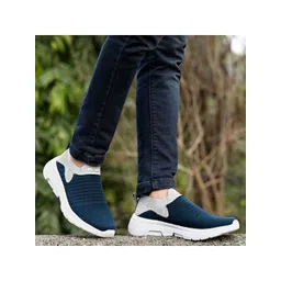 BIRDE Men Blue Woven Design Sneakers