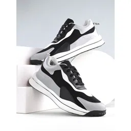 The Roadster Lifestyle Co. Men Grey & Black Colourblocked Lightweight Sneakers