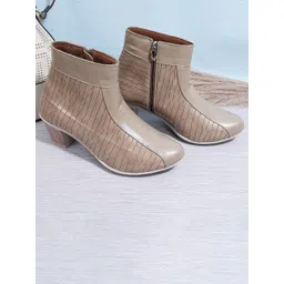 Padchin Women Textured Block-Heeled Zipper Regular Boots