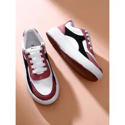 The Roadster Lifestyle Co Women Casual Sneakers