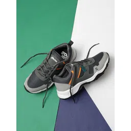 glitchez Men Colourblocked Round Toe Sneakers