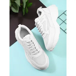 The Roadster Lifestyle Co. Men Textured Round Toe Lightweight Chunky Casual Sneakers
