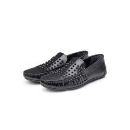 SHUTIQ Men Textured Leather Slip-On Sneakers