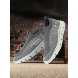 Killer Men Woven Design Lightweight Slip-On Sneakers