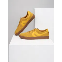 Levis Men Suede Sneakers