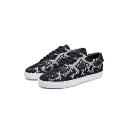 SHUTIQ Men Printed Leather Sneakers