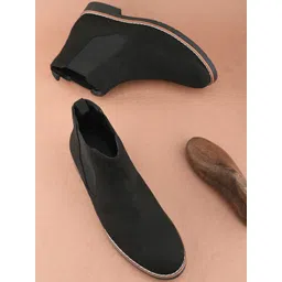 The Roadster Lifestyle Co Men Chelsea Boots