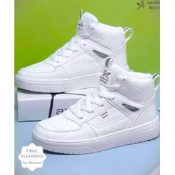 luxury fashionable Stylish Light Weight Sneakers white Sneakers For Men