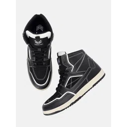 Big Fox Men Round Toe Sneakers