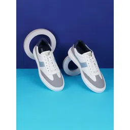 Mochi Men Colourblocked Comfort Insole Contrast Sole Lace-Ups Sneakers