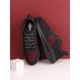 The Roadster Lifestyle Co Men Colourblocked Lightweight Sneakers