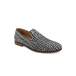 San Frissco Men Grey Printed Slip-On Sneakers