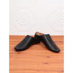 FAUSTO Men Black Textured PU Slip-On Sneakers