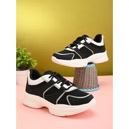 The Roadster Lifestyle Co Women Casual Sneakers