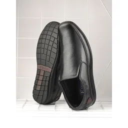 Egoss Men Textured Square Toe Comfort Insole Leather Slip-On Sneakers