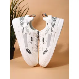 Xtep Men Printed Classic Lightweight Sneakers