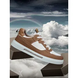 Calcetto Men Colourblocked Sneakers