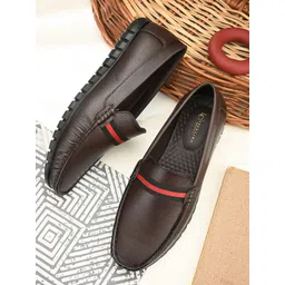 LEONCINO Men Brown Perforations Slip-On Sneakers