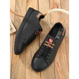 SPYKAR Men Textured Round Toe Sneakers