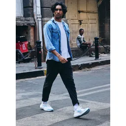 NEEMANS Men Colourblocked Mesh Sneakers