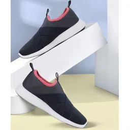 Cassey Revamp Wns Walking Shoes For Women