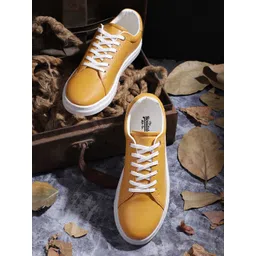 The Roadster Lifestyle Co. Women Snake Skin Textured Round-Toe Everyday Sneakers