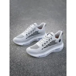 bacca bucci Men Off White Mesh Training or Gym Non-Marking Shoes