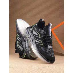 The Roadster Lifestyle Co. Women Black & Grey Textured Lightweight Running Shoes