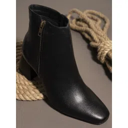 El Paso Black High-Top Block Heeled Boots