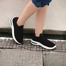 Sporty casual women footwear comfy shoes for women trendy running Training & Gym Shoes For Women