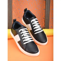 The Roadster Lifestyle Co. Men Colourblocked Lightweight Sneakers