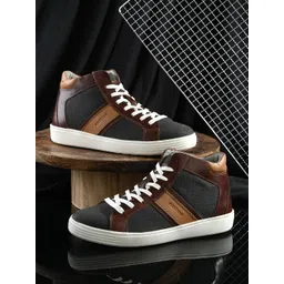 Overdrive Men Colourblocked Lightweight Sneakers