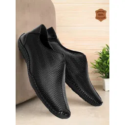 Carlton London Men Textured Leather Slip On Sneakers