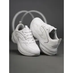 Red Tape Men Textured Lace-Ups Sneakers