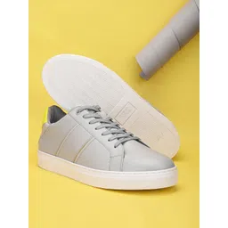 HRX by Hrithik Roshan Men Grey Lightweight Comfort Insole Contrast Sole Sneakers